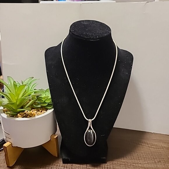 Unbranded Two-Sided Pendant Necklace Ladies Pre-Owned Silver Tone Everyday Gift‎ - Picture 5 of 8